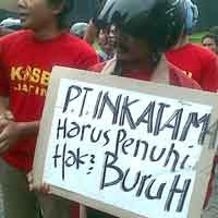 Buruh Pengolahan Kayu Tuntut Gaji Dibayarkan