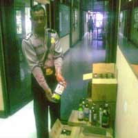 113 Botol Miras Ilegal Diamankan Polisi dari PKL