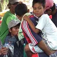 Ribuan Pasien Dukun Cilik Sakti Dihadang Polisi