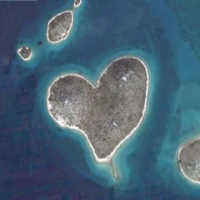 Pulau Hati Terkuak dari Google Earth