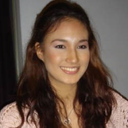 Nadine Canggung Goyang Bareng Kaka Slank