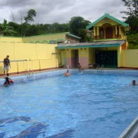 Wuih..Segarnya Berenang dari Sumber Air Pegunungan
