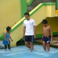 Yuk! Ajari Anak Berenang dan Berkuda