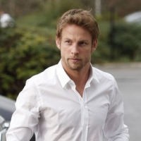 DC: Ucapkan Selamat Tinggal, Button