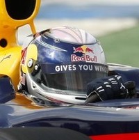 Vettel Pakai Helm Disko di 2009