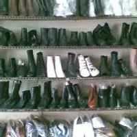 PNS Wajib Pakai Sepatu Lokal