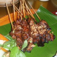 Menikmati Risjtaffel Racikan Hotel Berbintang