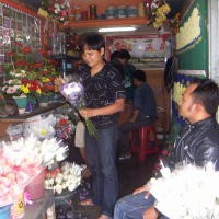 Pedagang Kembang di Wastukencana Raup Untung