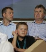 Hiddink Tentang Abramovich dan Kans Juara