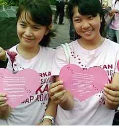 Berbagi Cinta Tanpa Asap Rokok di Bundaran HI