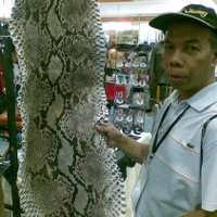 Menyulap Lembaran Kulit Jadi Duit