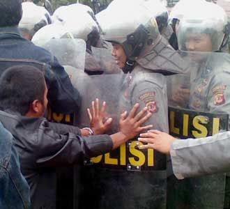 Ribuan Polisi Amankan Bandung