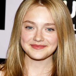 Dakota Fanning Gugup Bertemu Britney Spears