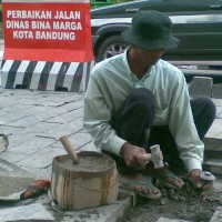 Dua Pekan, Perbaikan Jalan Braga Tak Kunjung Usai