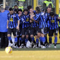 Dua Gol Doni Benamkan Roma