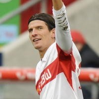 Stuttgart Imbang, Schalke Tumbang