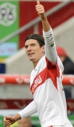 Stuttgart Imbang, Schalke Tumbang