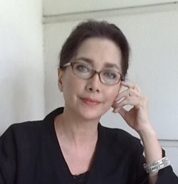 Penabrak Suami Masih Misterius, Widyawati Hopeless