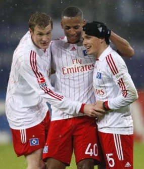 Hamburg Merangkak ke Posisi Tiga