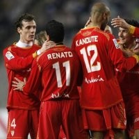 Kanoute Bawa Sevilla ke Posisi Tiga
