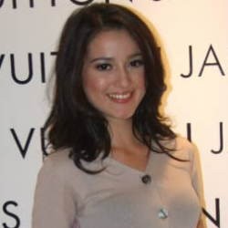 Julie Estelle Ogah Pusing Masuk Daftar Prostitusi Online