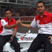 Digeser Zahir Ali, Satrio Ikhlas