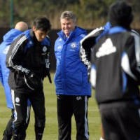Latihan Perdana Hiddink Disambut Antusias