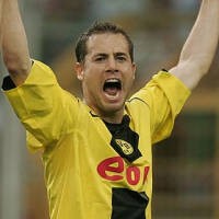 Baru 32, Ricken Gantung Sepatu