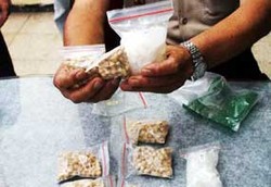 Sarjana Farmasi Belajar Meracik Sabu dari Internet