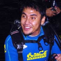 Ello Masih Grogi Tiap Kali Manggung