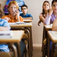 SMSan di Kelas, Pelajar Ditangkap Polisi