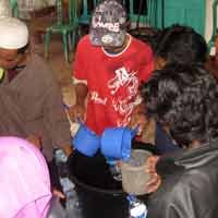 Sebagian Pasien Ponari Beralih Berobat ke Dewi