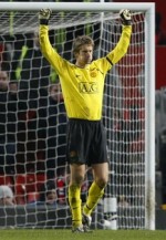 Van Der Sar Butuh 605 Lagi, Bukan 64