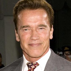 Arnold Temani Sylvester Stallone di The Expendables