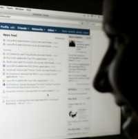 Facebook Picu Kanker dan Stroke