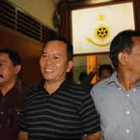 Huni Sel Mapolda Jatim, Bunari Minta Kapur Barus