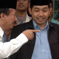 Bambang DH Persilahkan Arif Afandi Calonkan Walikota