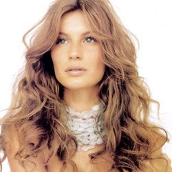 Gisele Bundchen Pamer Dada Untuk Spanyol