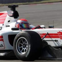 Kerusakan Teknis Ganggu Debut Zahir