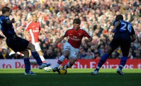 Arshavin Debut, Arsenal Ditahan Sunderland 