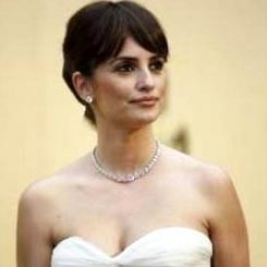 Penelope Cruz Raih Piala Oscar Pertama