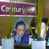 Demo Nasabah Century Bank Diwarnai Pembakaran Dupa