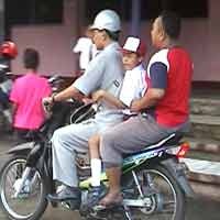 Ponari Lebih Utamakan Pasien, Daripada Sekolah