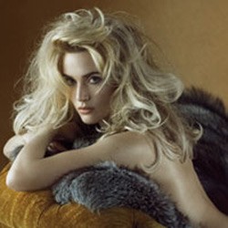 Kate Winslet Dilamar Bos Playboy Untuk Bugil