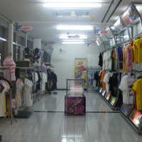 Belajar Ilmu Kaos di Showroom C59