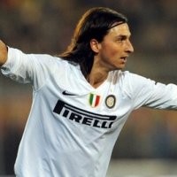 Ibra Ingin Benamkan Rooney & Berbatov