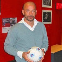 Vialli Unggulkan Si Nyonya Tua