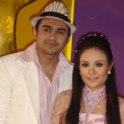 Iyeth Bustami Lawan Anak Band