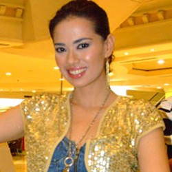 Ribut Dengan Andi Soraya, Catherine Wilson Diboikot Desainer?