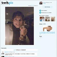 Gara-Gara Twitter, Ashton Kutcher Jadi Paparazzi